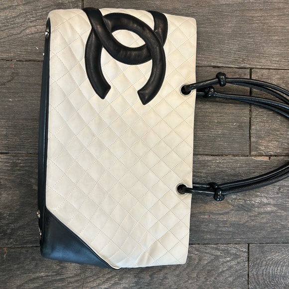 Chanel Cambon Line Lambskin Tote Gorgeous Authentic - Picture 8 of 16